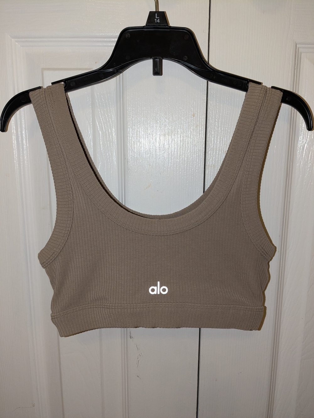 ALO Yoga Women's Ribbed Scoop-Neck Sports Bra Tank - Taupe